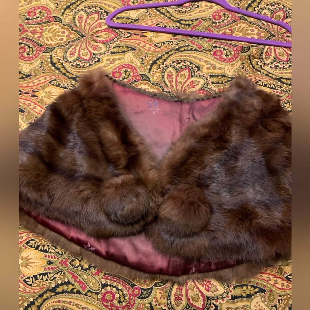 VTG Fur Shawl Size Small
